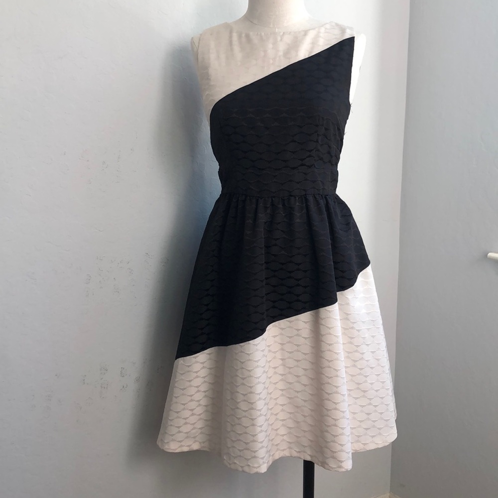 Ivy + Blu Short Color Block Pattern Printed Dress